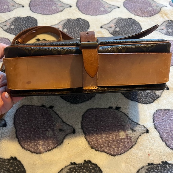 Louis Vuitton Brown Cartouchiere GM Monogram Messenger Bag - Picture 3 of 16